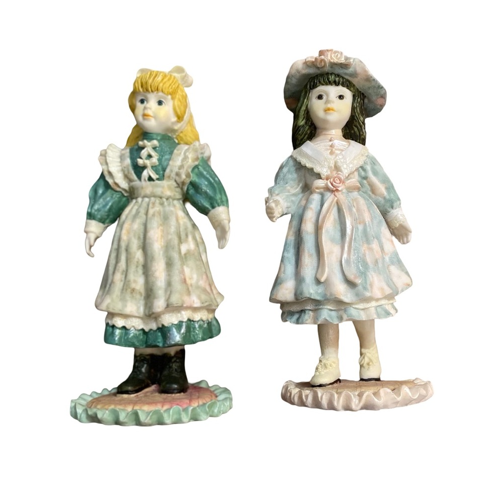 Vintage Cracker Barrel Exclusive Porcelain Victorian Figurines Wanda & Teresa